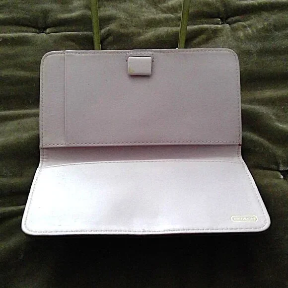 Coach Signature Checkbook Cover Tan & Bronze Pink Interior - Picture 5 of 7